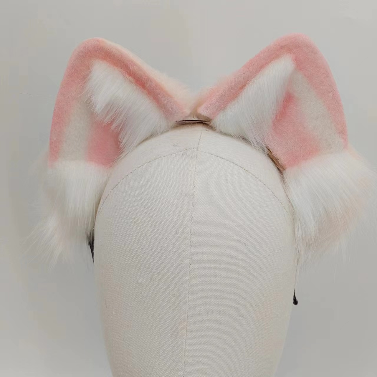 Roze Fox Tail Buttplug met Witte Punt